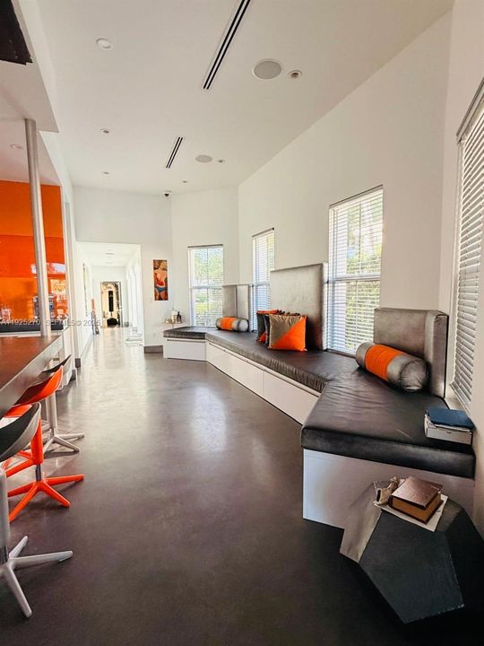 En Renta: $14,000 (4 camas, 3 baños, 3200 Pies cuadrados)