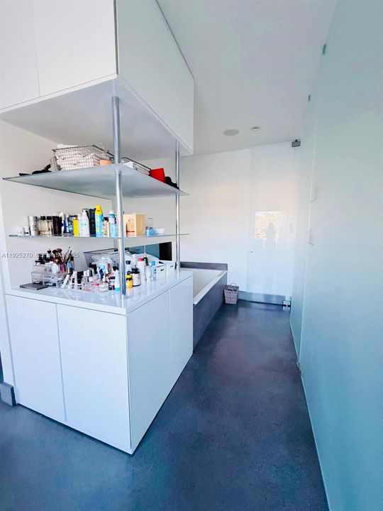 En Renta: $14,000 (4 camas, 3 baños, 3200 Pies cuadrados)