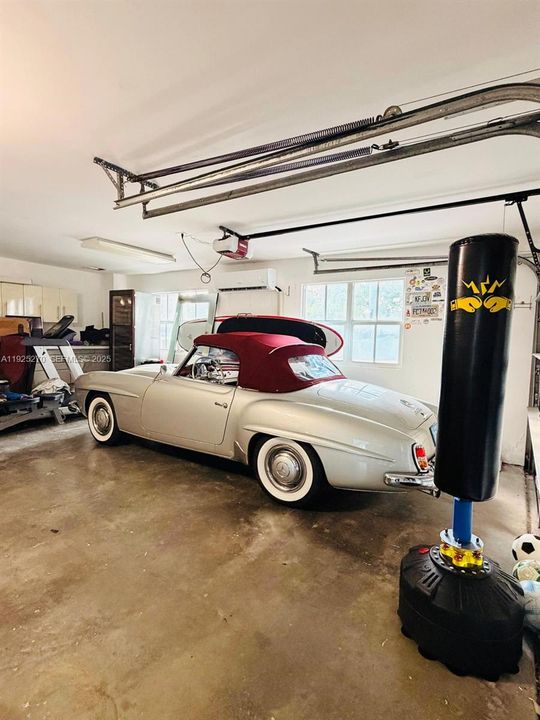 En Renta: $14,000 (4 camas, 3 baños, 3200 Pies cuadrados)