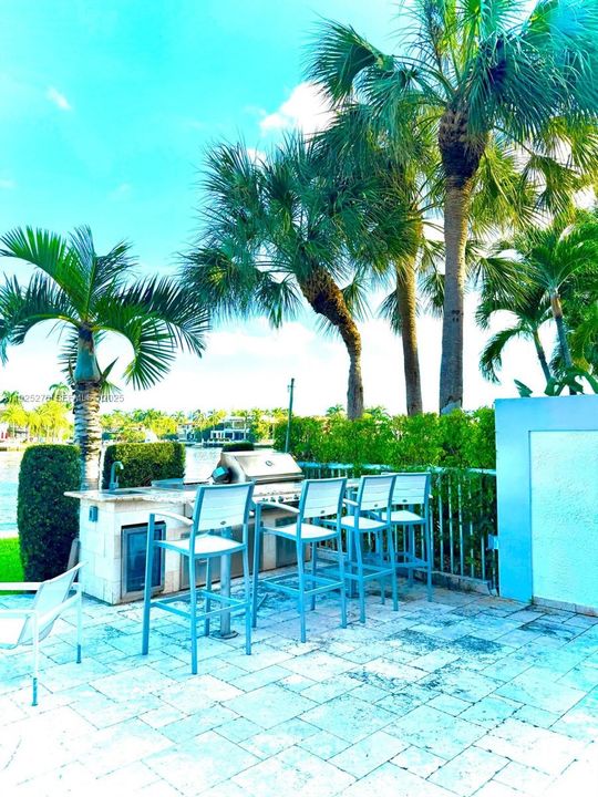 En Renta: $14,000 (4 camas, 3 baños, 3200 Pies cuadrados)