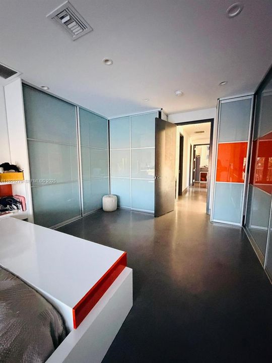 En Renta: $14,000 (4 camas, 3 baños, 3200 Pies cuadrados)