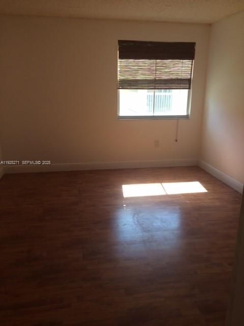 На продажу: $310,000 (1 спален, 1 ванн, 907 Квадратных фут)