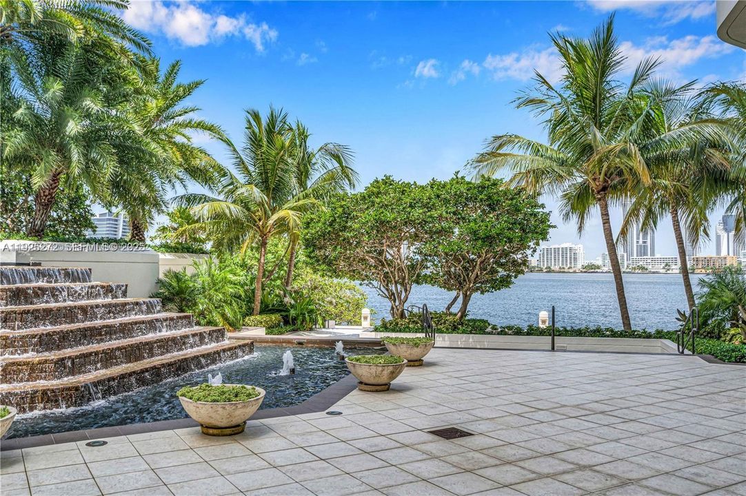 For Sale: $950,000 (2 beds, 2 baths, 1910 Square Feet)