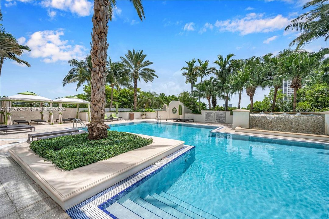 For Sale: $950,000 (2 beds, 2 baths, 1910 Square Feet)