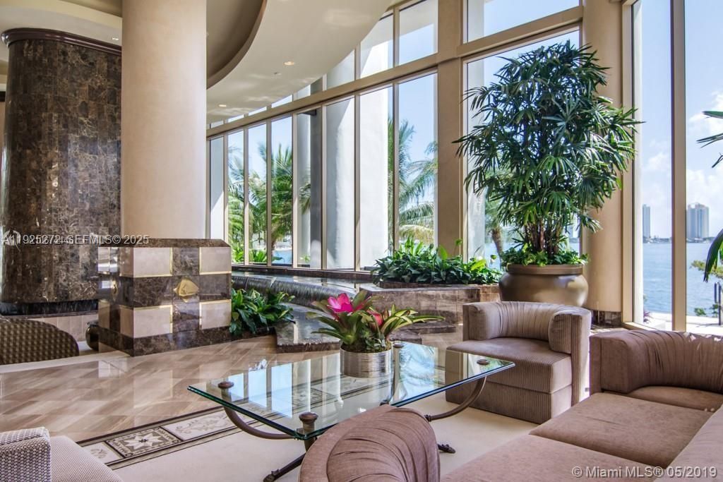 For Sale: $950,000 (2 beds, 2 baths, 1910 Square Feet)