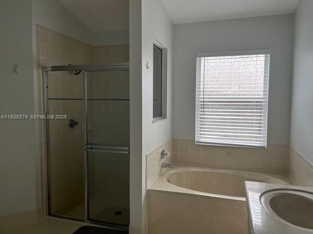 出租: $3,900 (3 贝兹, 2 浴室, 1648 平方英尺)