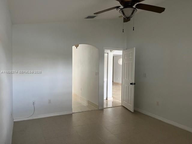 出租: $3,900 (3 贝兹, 2 浴室, 1648 平方英尺)