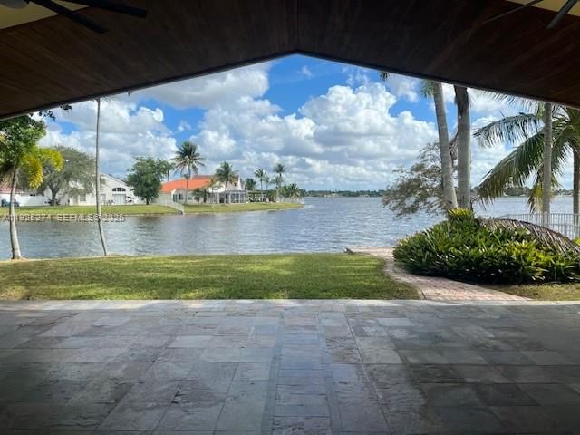 出租: $3,900 (3 贝兹, 2 浴室, 1648 平方英尺)