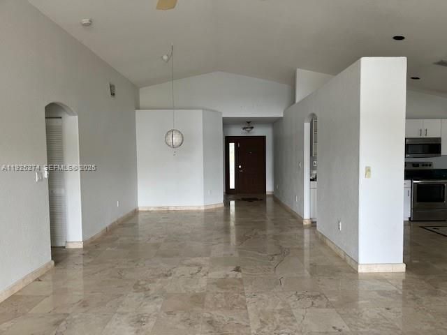 出租: $3,900 (3 贝兹, 2 浴室, 1648 平方英尺)