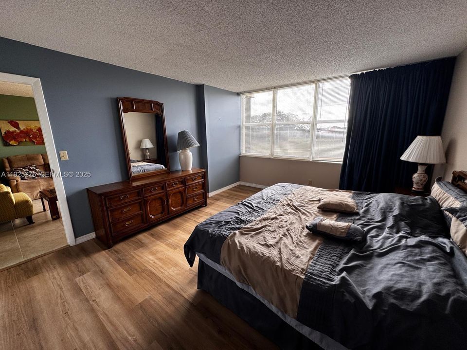 For Rent: $1,875 (2 beds, 2 baths, 1100 Square Feet)