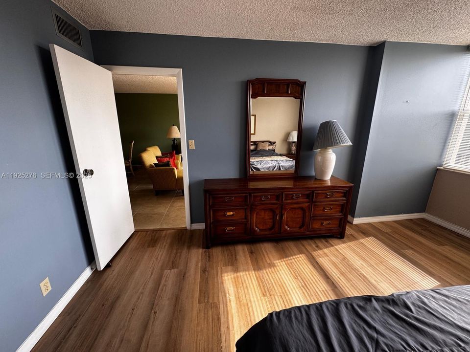 For Rent: $1,875 (2 beds, 2 baths, 1100 Square Feet)