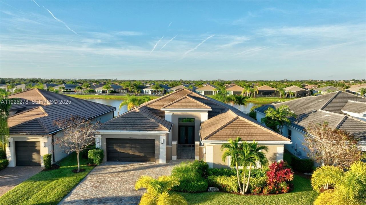 На продажу: $975,000 (3 спален, 3 ванн, 3108 Квадратных фут)