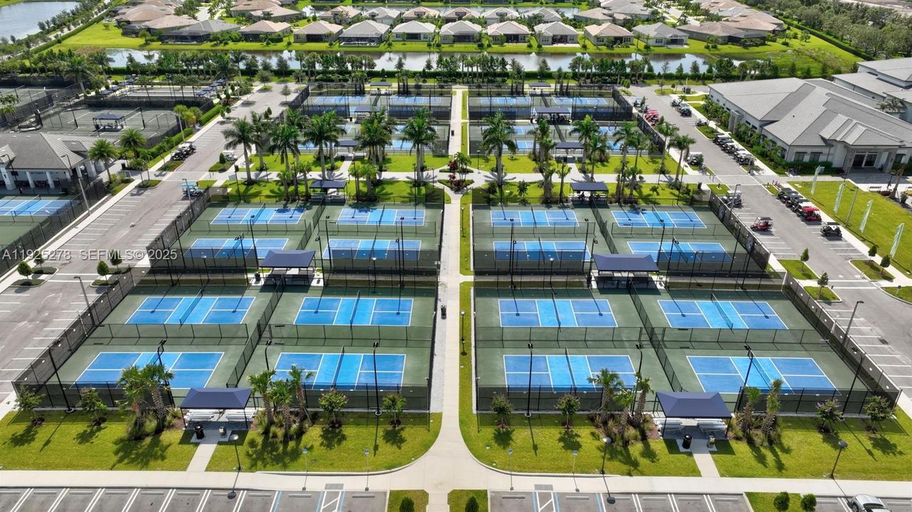 На продажу: $975,000 (3 спален, 3 ванн, 3108 Квадратных фут)