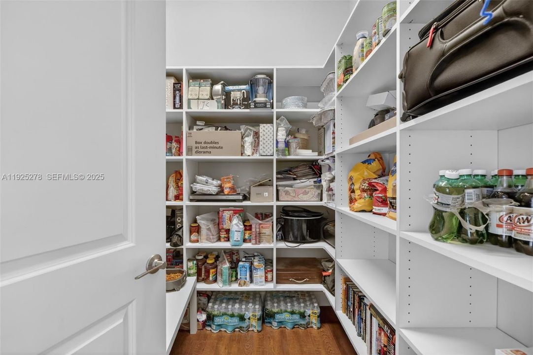 На продажу: $975,000 (3 спален, 3 ванн, 3108 Квадратных фут)