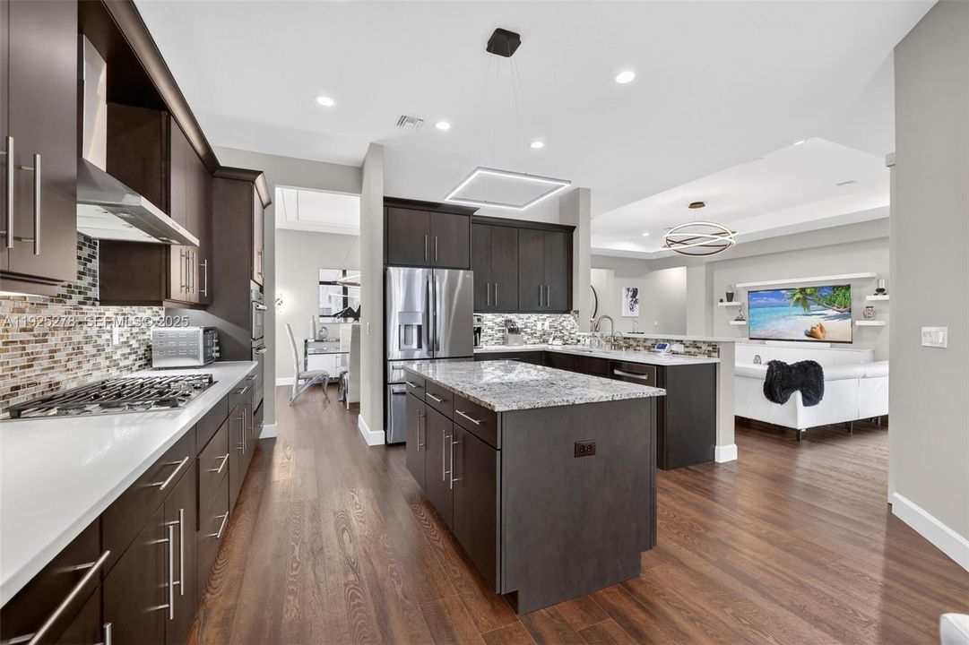 На продажу: $975,000 (3 спален, 3 ванн, 3108 Квадратных фут)