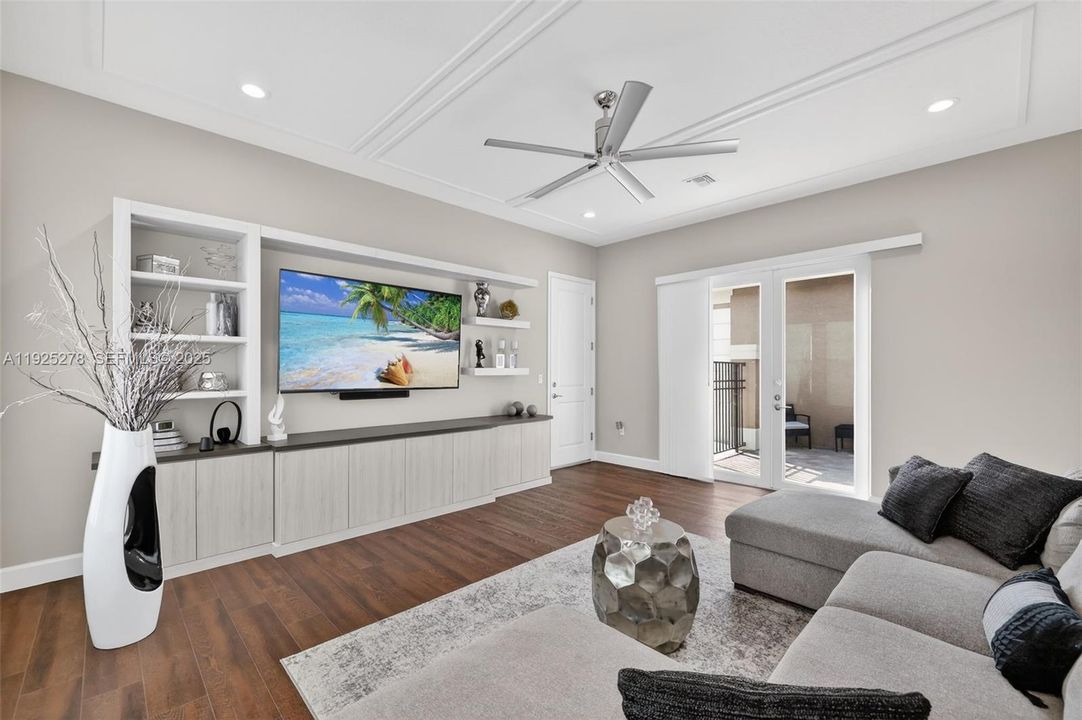 На продажу: $975,000 (3 спален, 3 ванн, 3108 Квадратных фут)