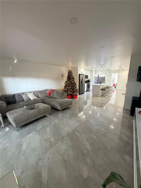 For Rent: $3,000 (3 beds, 2 baths, 1451 Square Feet)