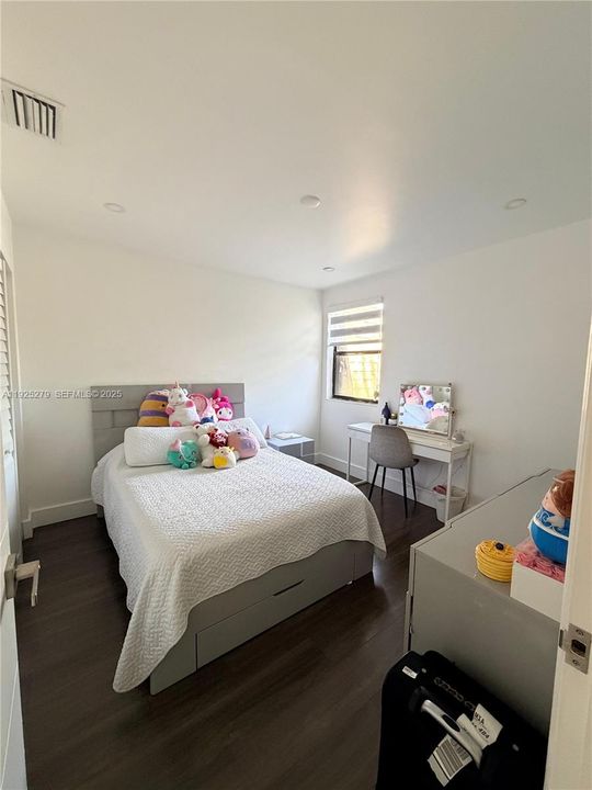 For Rent: $3,000 (3 beds, 2 baths, 1451 Square Feet)