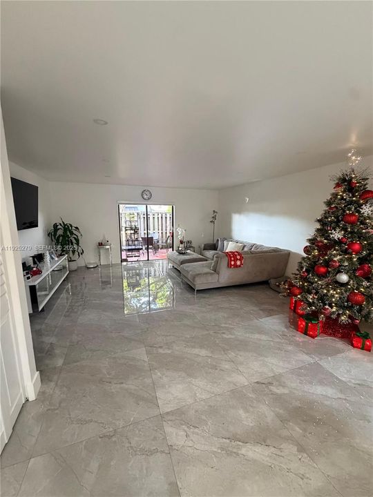 For Rent: $3,000 (3 beds, 2 baths, 1451 Square Feet)