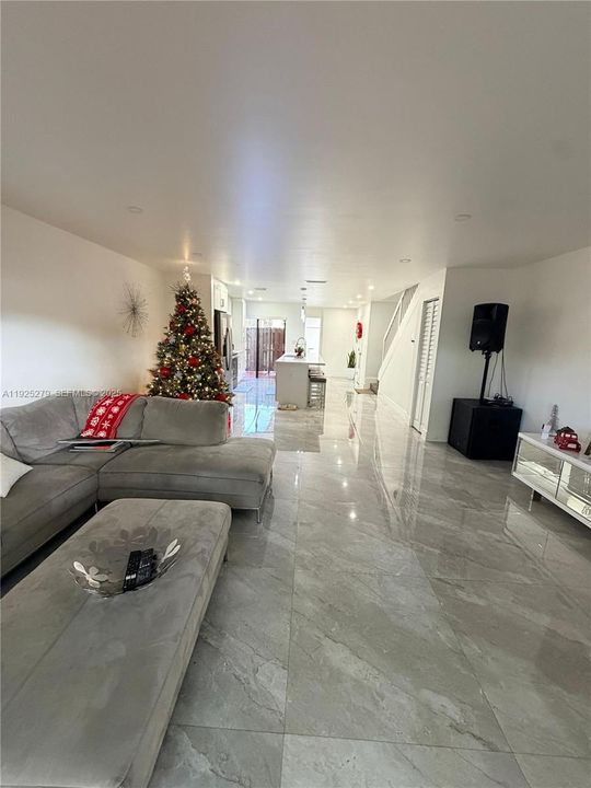 For Rent: $3,000 (3 beds, 2 baths, 1451 Square Feet)