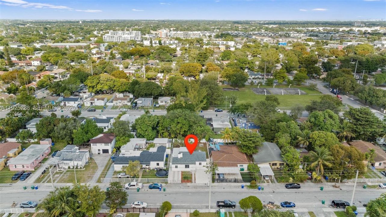 For Sale: $565,000 (4 beds, 3 baths, 1563 Square Feet)