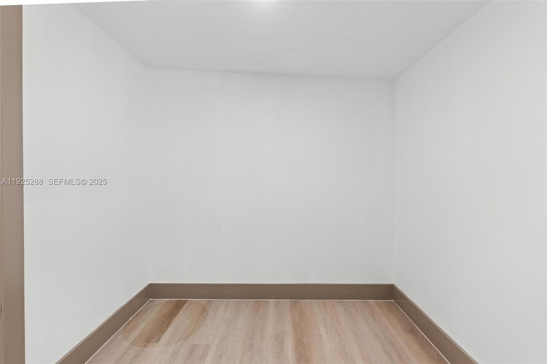 For Sale: $565,000 (4 beds, 3 baths, 1563 Square Feet)