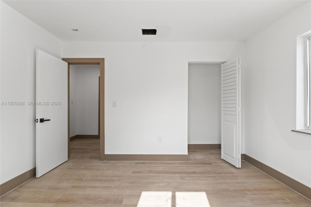 For Sale: $565,000 (4 beds, 3 baths, 1563 Square Feet)