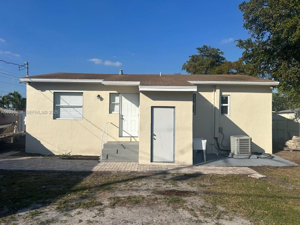 待售: $419,900 (3 贝兹, 2 浴室, 925 平方英尺)