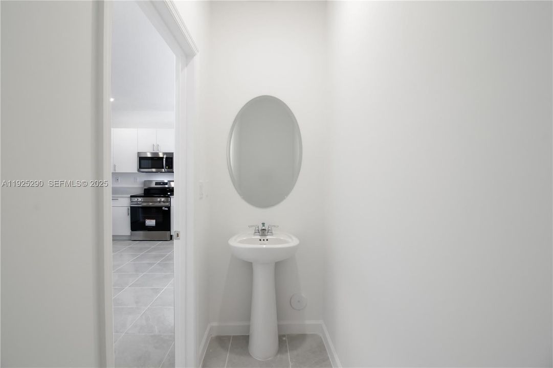 For Rent: $3,200 (4 beds, 2 baths, 1828 Square Feet)