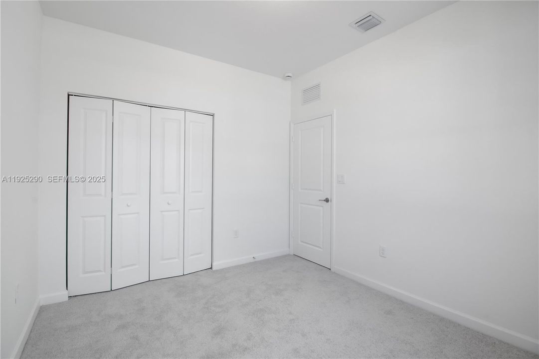 For Rent: $3,200 (4 beds, 2 baths, 1828 Square Feet)