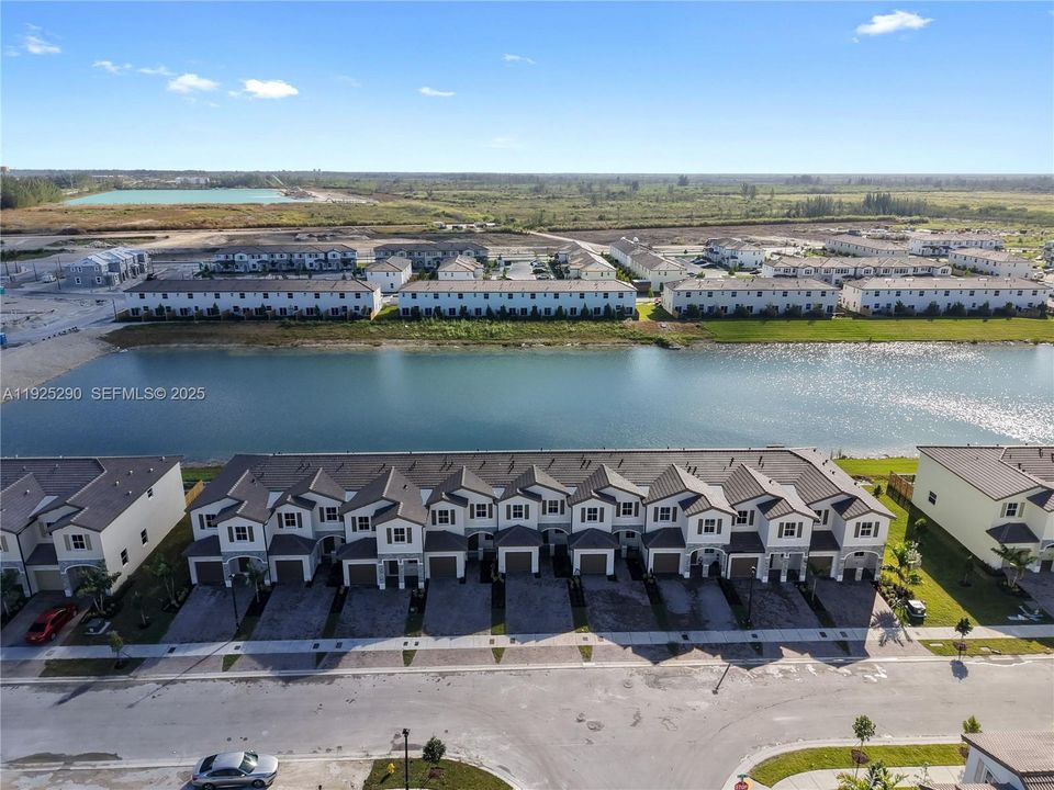 For Rent: $3,200 (4 beds, 2 baths, 1828 Square Feet)