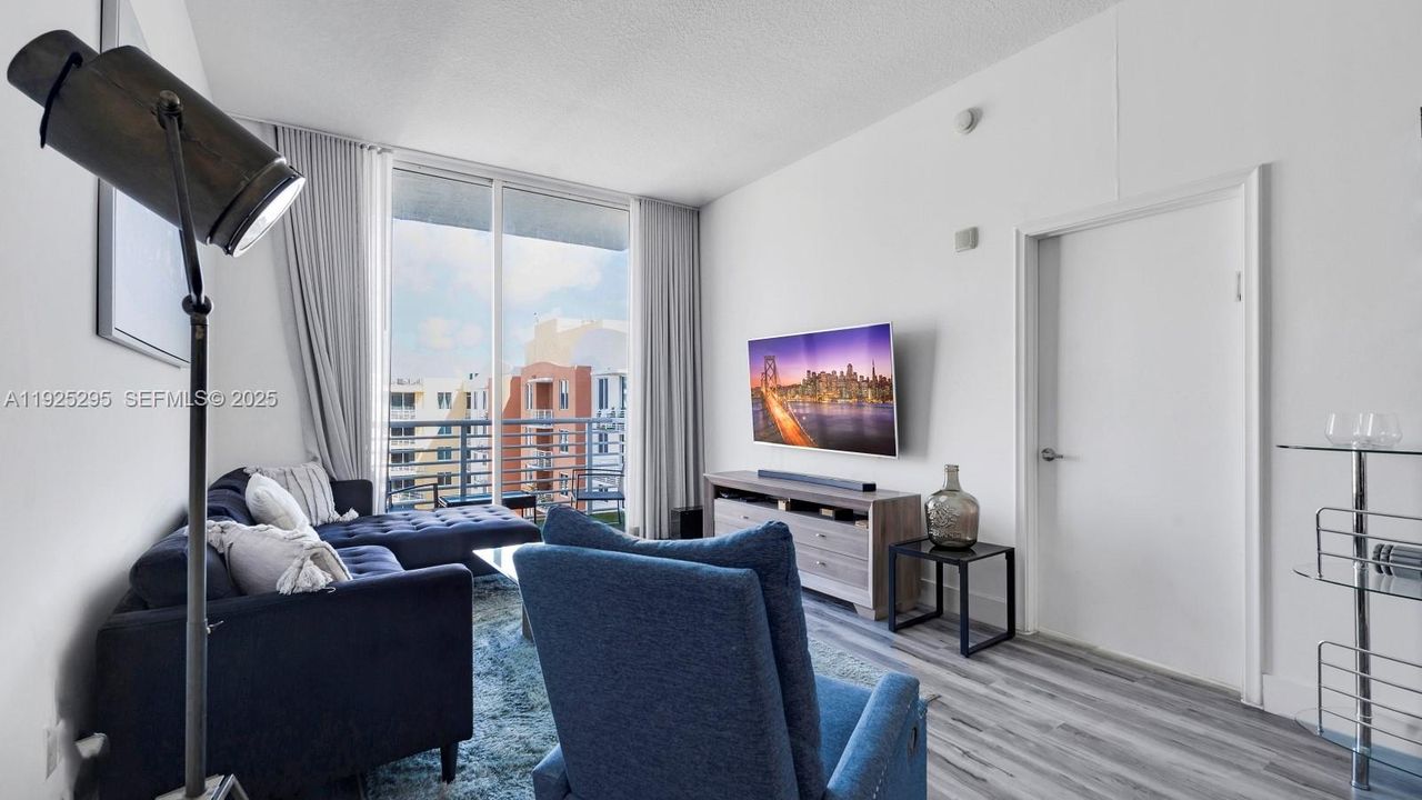 В аренду: $3,250 (2 спален, 2 ванн, 1070 Квадратных фут)