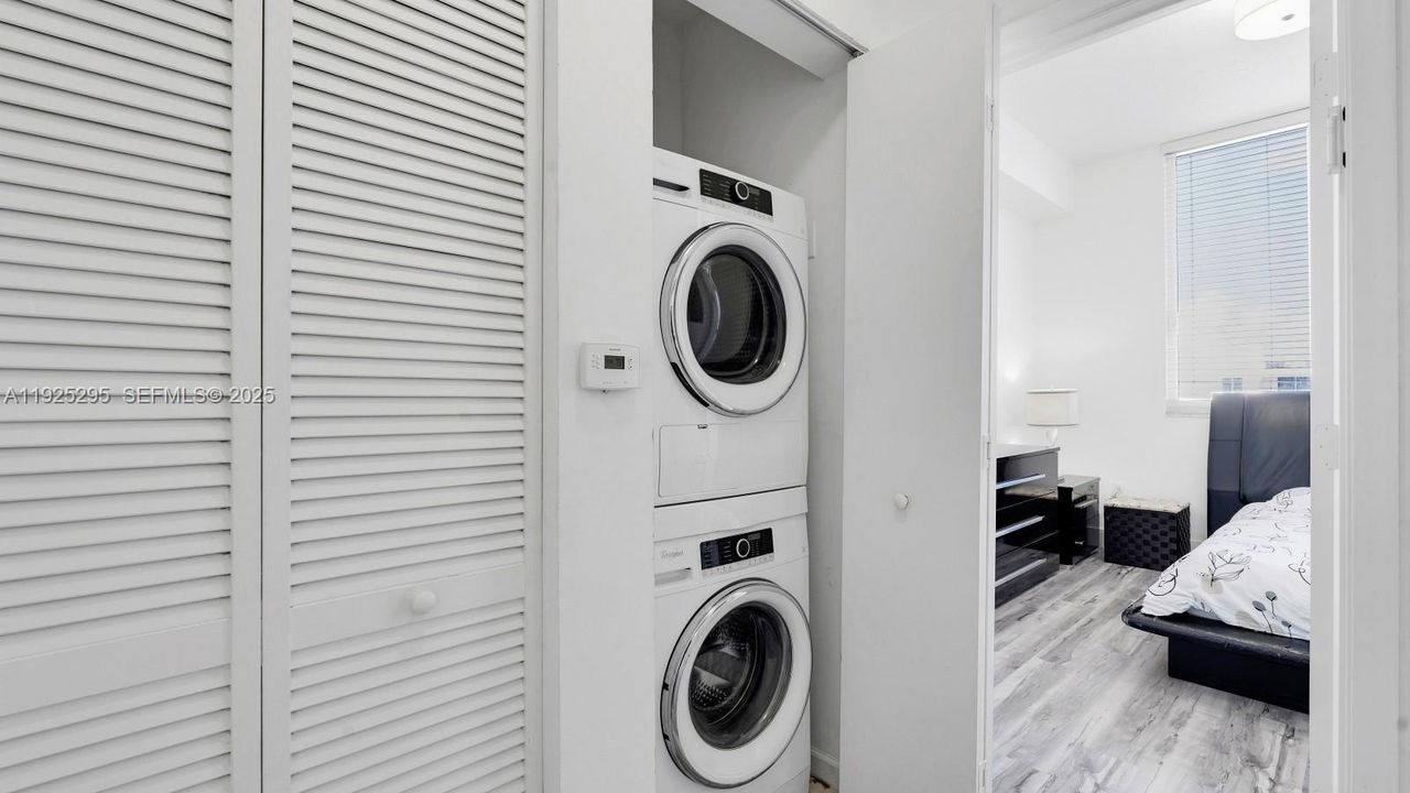 В аренду: $3,250 (2 спален, 2 ванн, 1070 Квадратных фут)