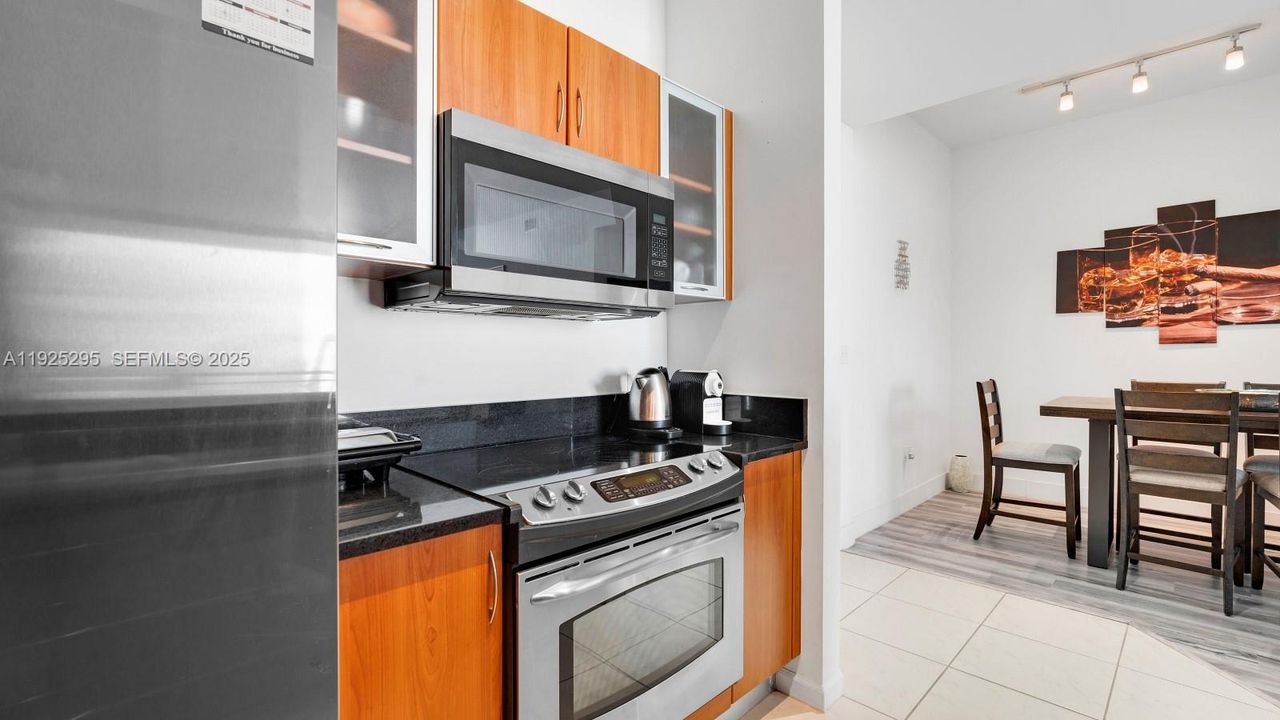 В аренду: $3,250 (2 спален, 2 ванн, 1070 Квадратных фут)