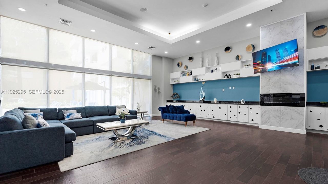 В аренду: $3,250 (2 спален, 2 ванн, 1070 Квадратных фут)