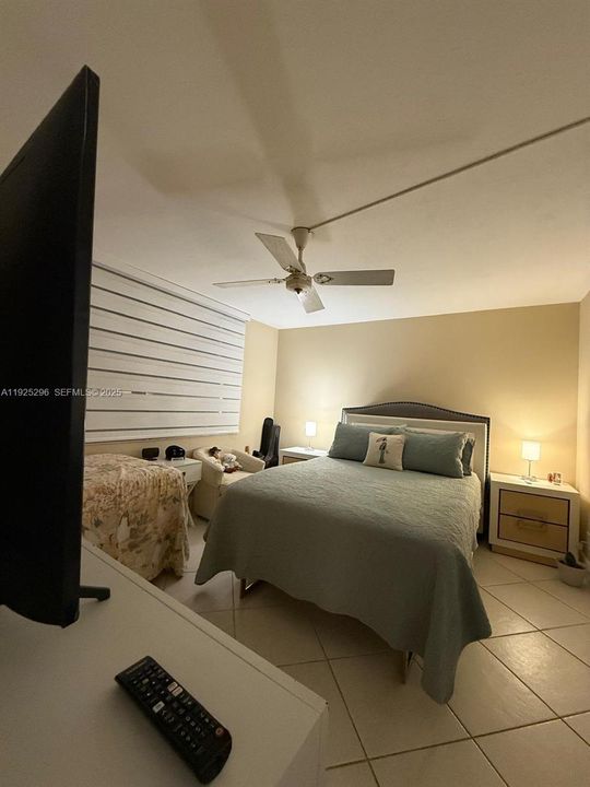 For Rent: $1,750 (1 beds, 2 baths, 850 Square Feet)