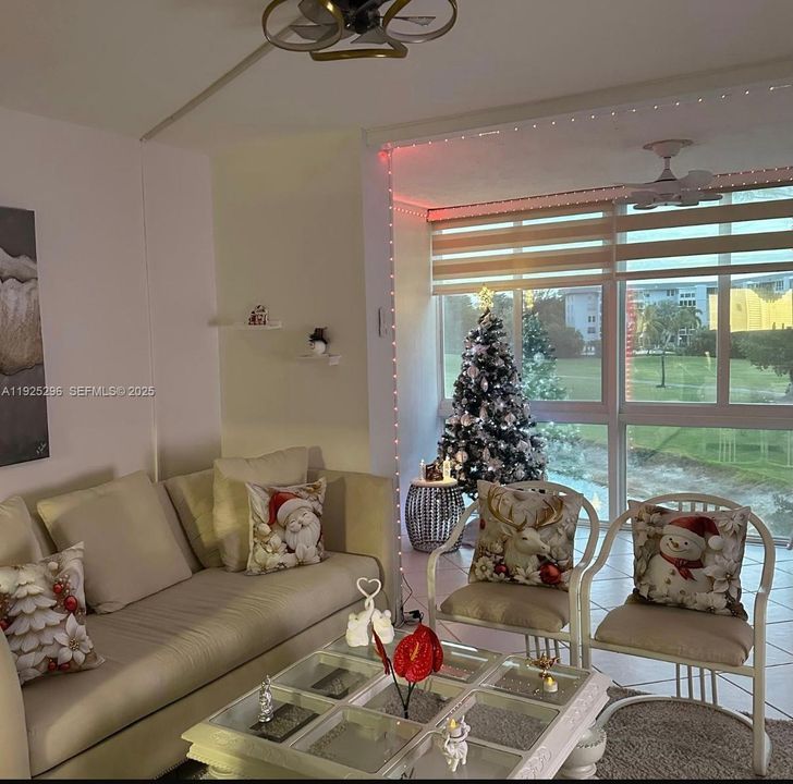 For Rent: $1,750 (1 beds, 2 baths, 850 Square Feet)