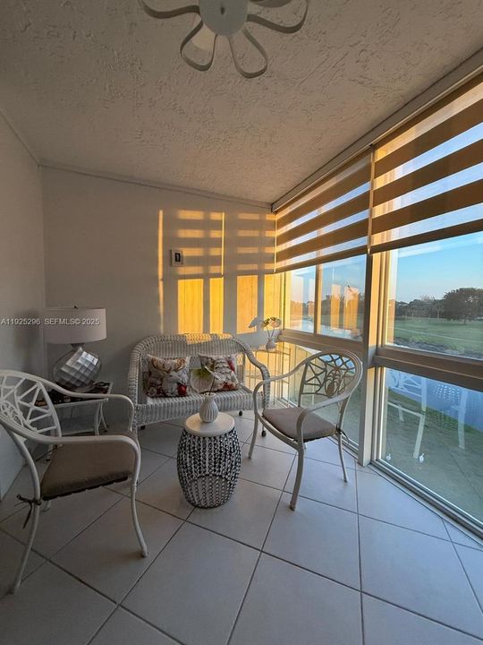 For Rent: $1,750 (1 beds, 2 baths, 850 Square Feet)