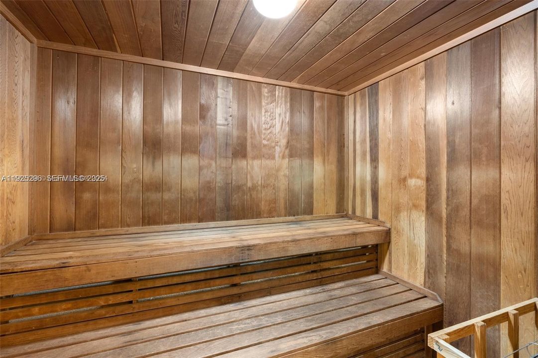 For Rent: $1,750 (1 beds, 2 baths, 850 Square Feet)