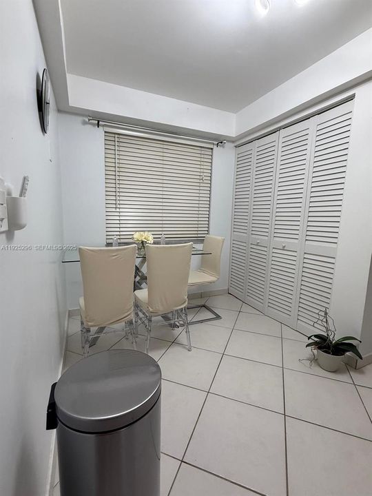 For Rent: $1,750 (1 beds, 2 baths, 850 Square Feet)