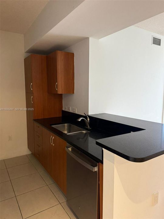 En Renta: $2,850 (2 camas, 2 baños, 1075 Pies cuadrados)