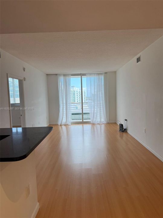 En Renta: $2,850 (2 camas, 2 baños, 1075 Pies cuadrados)