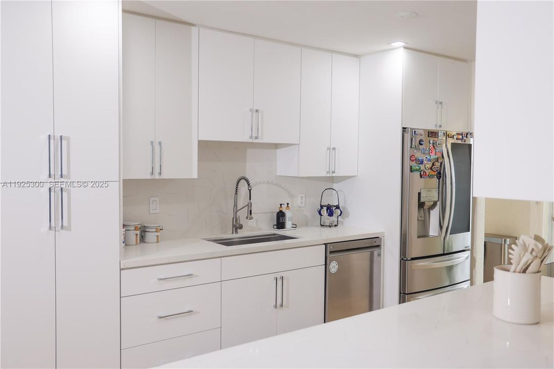 En Venta: $679,900 (3 camas, 2 baños, 1599 Pies cuadrados)