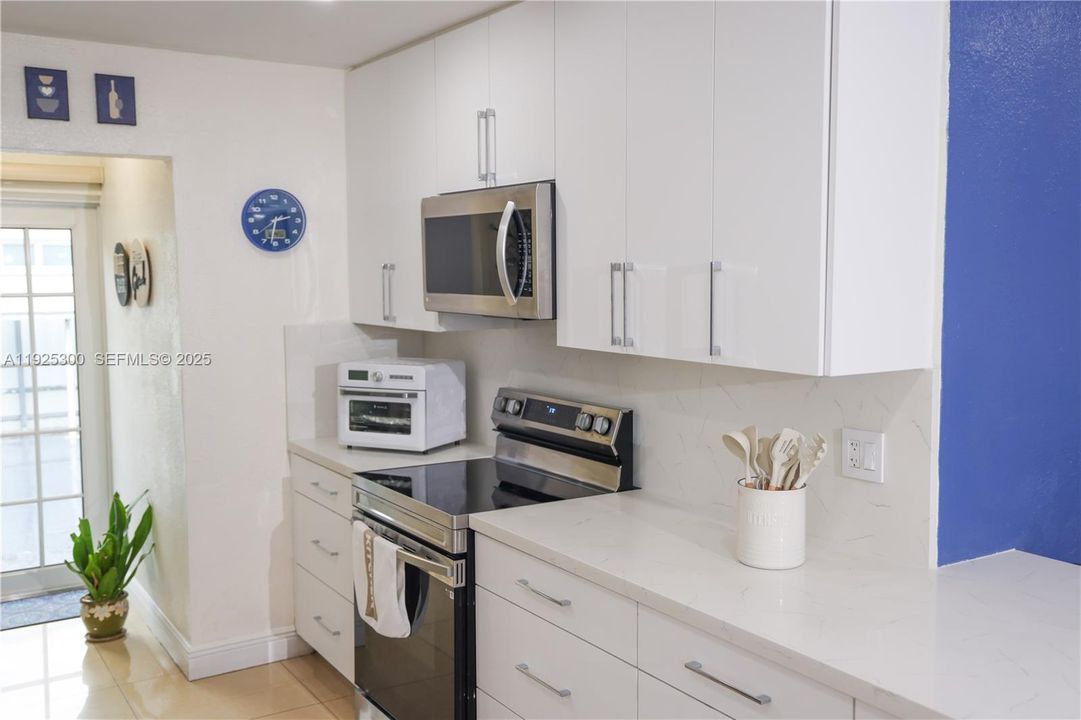 En Venta: $679,900 (3 camas, 2 baños, 1599 Pies cuadrados)