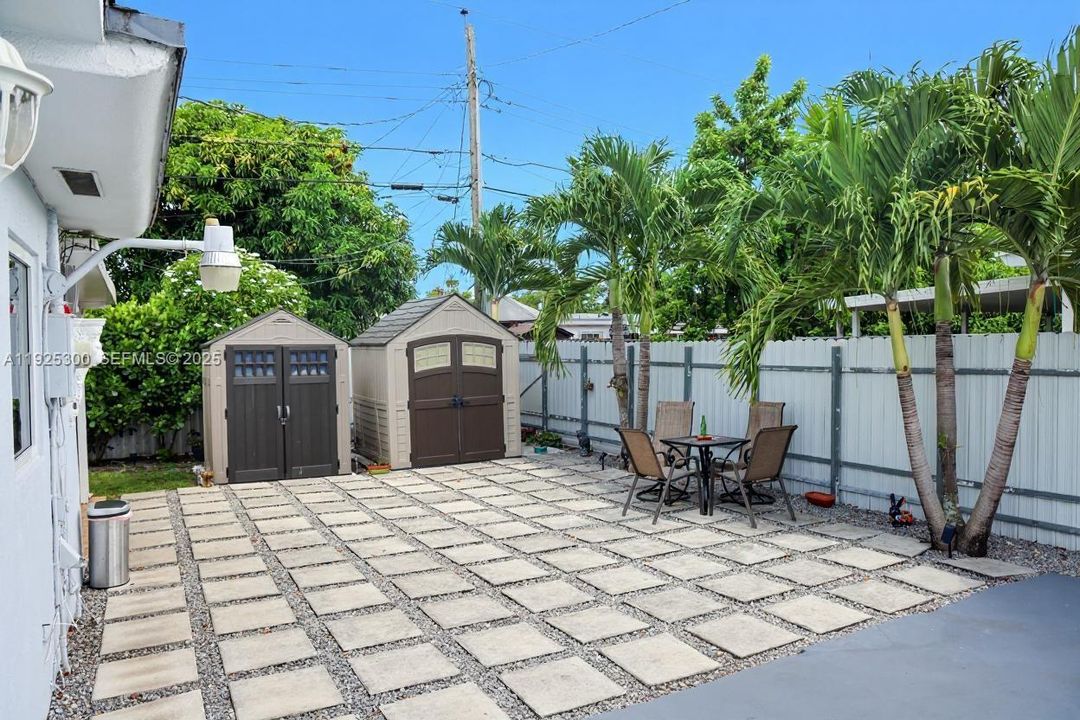 En Venta: $679,900 (3 camas, 2 baños, 1599 Pies cuadrados)