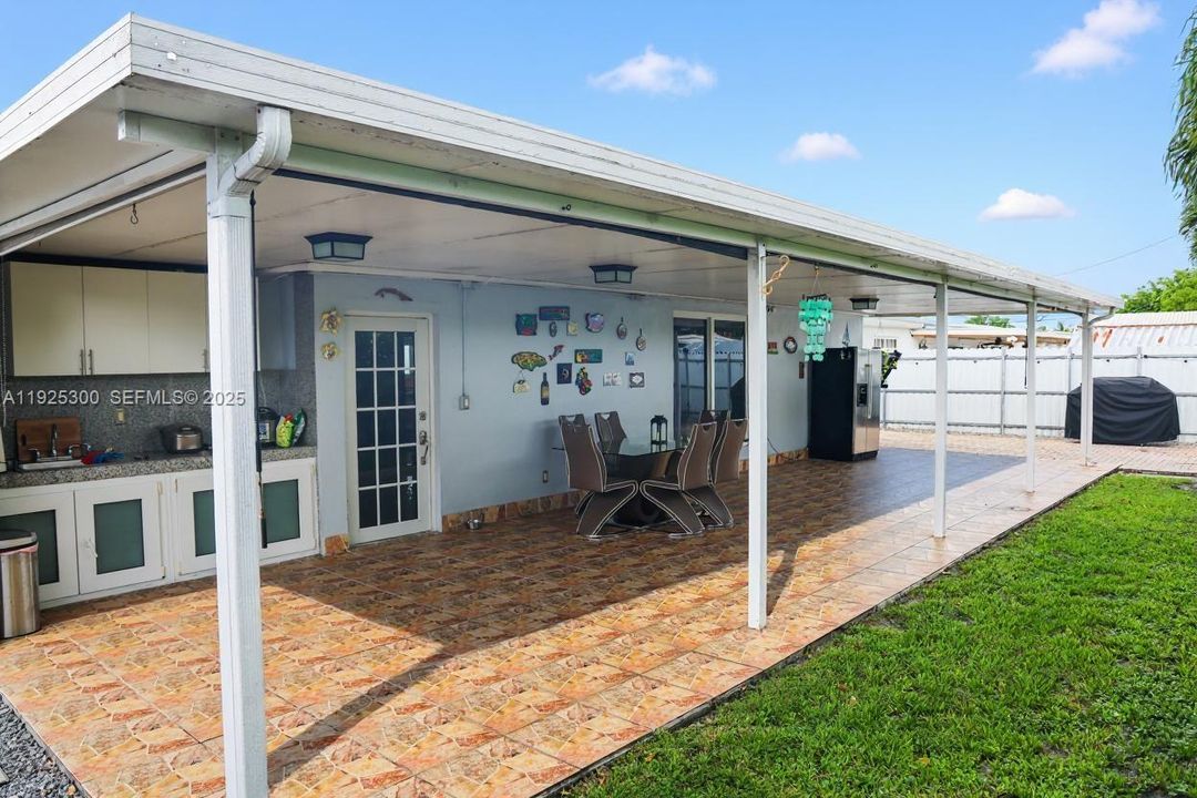 En Venta: $679,900 (3 camas, 2 baños, 1599 Pies cuadrados)