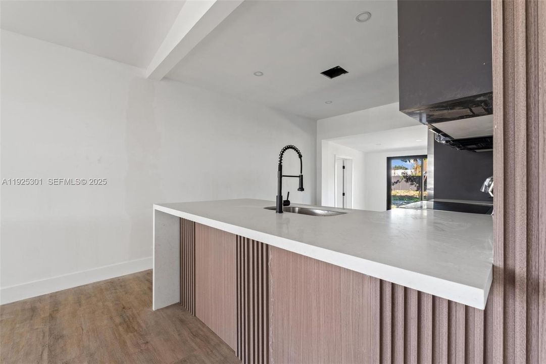 На продажу: $539,000 (4 спален, 3 ванн, 1021 Квадратных фут)