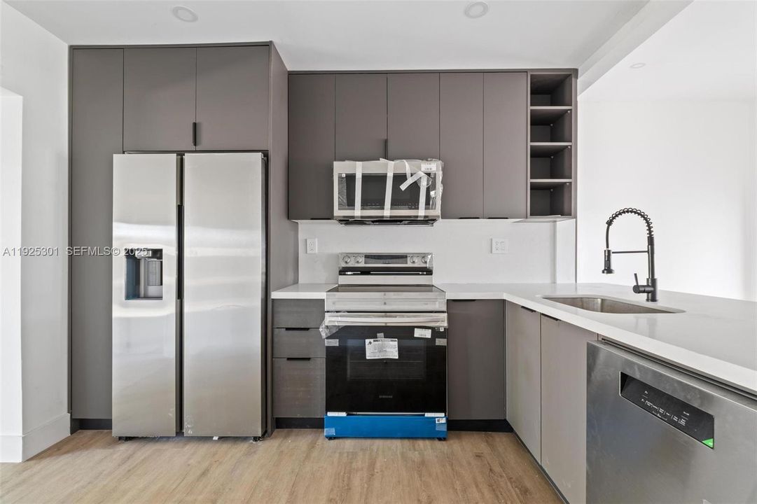 На продажу: $539,000 (4 спален, 3 ванн, 1021 Квадратных фут)