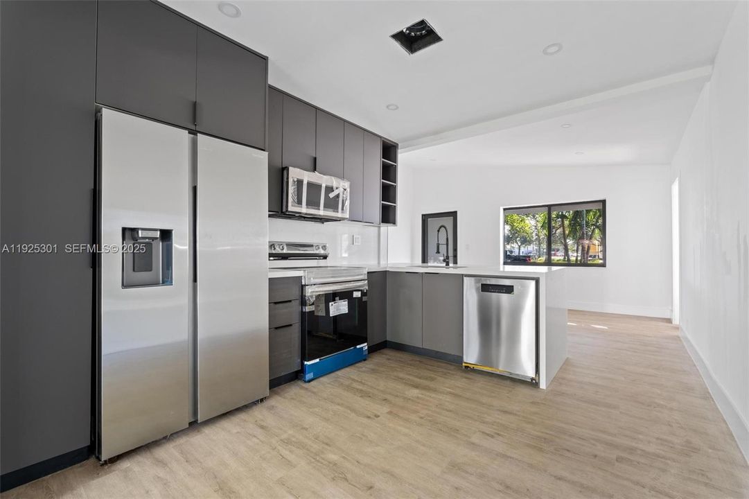 На продажу: $539,000 (4 спален, 3 ванн, 1021 Квадратных фут)