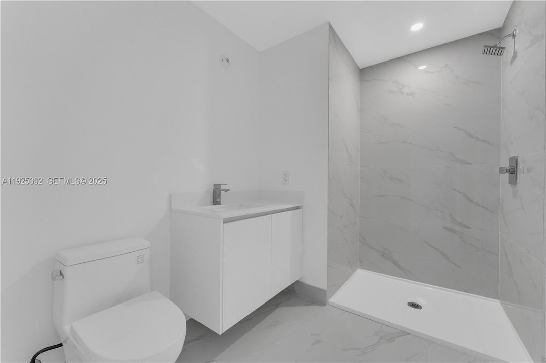 For Sale: $1,599,000 (2 beds, 3 baths, 1542 Square Feet)